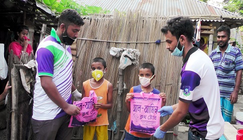 নড়াইলে ১০০ শিশুর মুখে হাসি ফুটালো বিশ্ববিদ্যালয় শিক্ষার্থী সতেজ