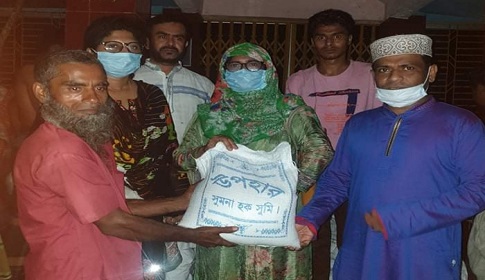 মাশরাফির স্ত্রী সুমির ঈদ উপহার পেলো দেবী গ্রামের দেড়শ পরিবার