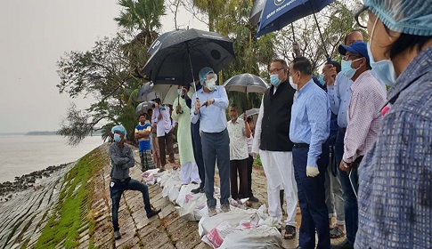 করোনার কারণে আমপানে ক্ষতিগ্রস্থ বেড়িবাঁধ মেরামতে দেরী হচ্ছে : প্রতিমন্ত্রী জাহিদ