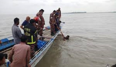যমুনায় একে একে ভেসে উঠল ১২ জনের লাশ
