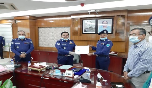করোনাযুদ্ধে শহীদ পুলিশ সদস্যদের পরিবারকে অনুদান দিলো ওয়ালটন