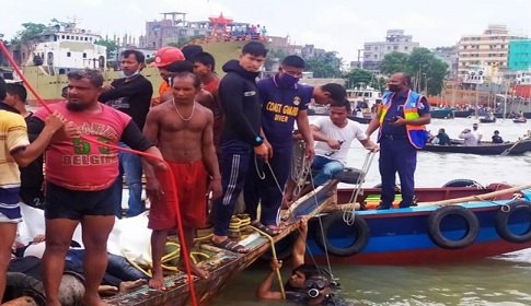 বুড়িগঙ্গায় লঞ্চডুবি : ১৯ পুরুষ, ৮ নারী ও ৩ শিশুর মরদেহ উদ্ধার