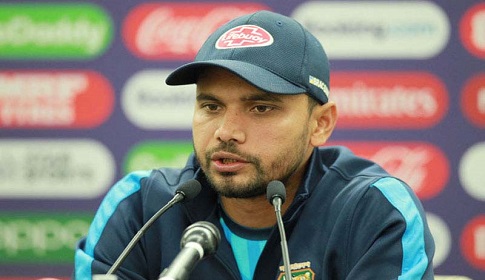 লোহাগড়া পৌরবাসীকে আইসোলেশনে থাকার পরামর্শ দিলেন মাশরাফি