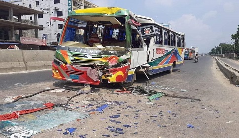 কালিয়াকৈরে বাস দুর্ঘটনায় আহত ১০