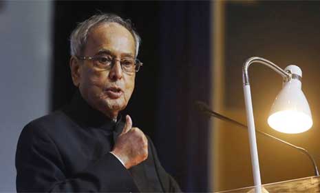 স্থিতিশীল প্রণব মুখোপাধ্যায়, সাড়া দিচ্ছেন চিকিৎসায়