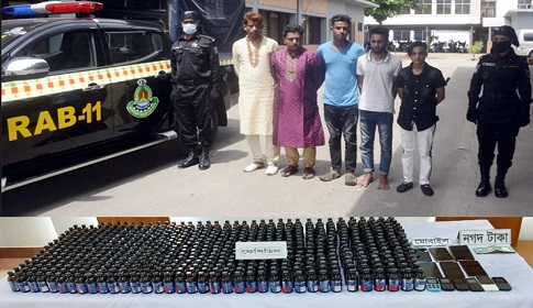 বরিশালে ফেনসিডিলসহ গ্রেফতার ৫