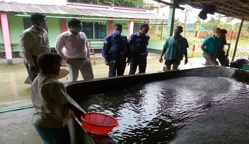 গৌরীপুরে মৎস্য ব্যবসায়ীকে ভ্রাম্যমাণ আদালতের ১ লাখ টাকা জরিমানা