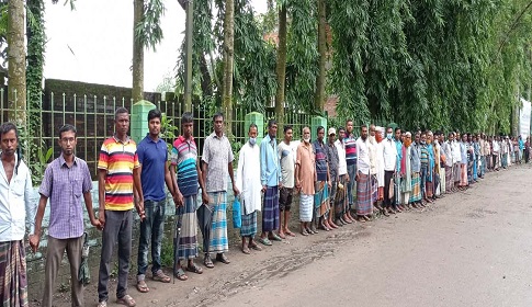 সাতক্ষীরার চার ইউনিয়নে জলাবদ্ধতা দূরীকরণে মানববন্ধন