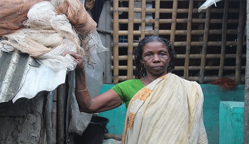 জীবনযুদ্ধে লড়াকু সৈনিক শ্যামনগরের সোনামনি