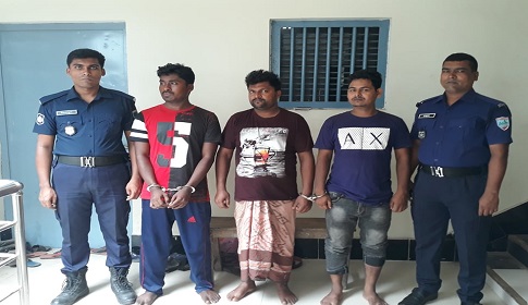 সাতক্ষীরায় ব্যাংকের সিল ও বিআরটিএ’র নকল রশিদসহ দালাল চক্রের ৩ সদস্য আটক