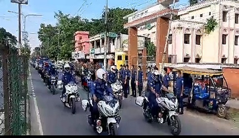মৌলভীবাজারে জেলা পরিষদ ও ইউপি উপনির্বাচনকে কেন্দ্র করে আইনশৃঙ্খলা বাহিনীর মহড়া