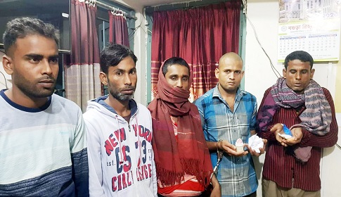 গোবিন্দগঞ্জে ইয়াবাসহ ৫ মাদক ব্যবসায়ী গ্রেফতার