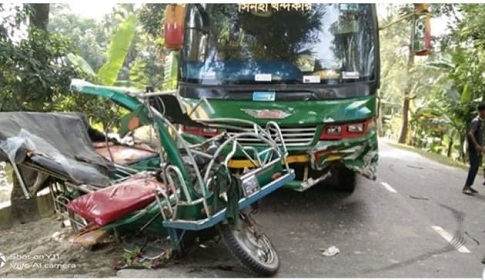 গলাচিপায় সড়কে কেড়ে নিলো কিশোরের প্রাণ