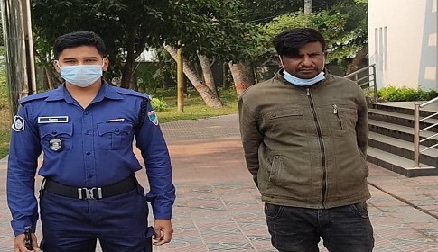 পরকীয়ার ফাঁদে ফেলে গৃহবধূকে জোরপূর্বক ধর্ষণ, ধর্ষক গ্রেপ্তার