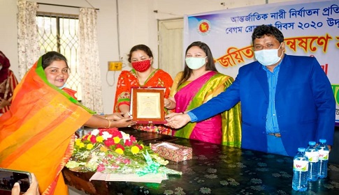 চিরিরবন্দরে জয়িতা পদক পেলেন লায়লাসহ ৩ নারী