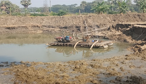 ভাঙ্গায় ড্রেজার মেশিন দিয়ে অবৈধভাবে বালু উত্তোলন