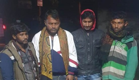 বড়াইগ্রামে ৪ মাদক সেবী আটক
