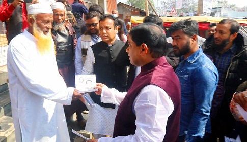 গৌরনদীতে শেষ দিনে প্রচার প্রচারনায় প্রার্থীরা