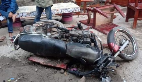 পাথরঘাটায় আ. লীগ ও বিদ্রোহীদের সংঘর্ষে এলাকা রণক্ষেত্র