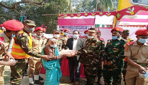 সাতক্ষীরায় বিএনসিসি’র উদ্যোগে কম্বল-মাস্ক বিতরণ