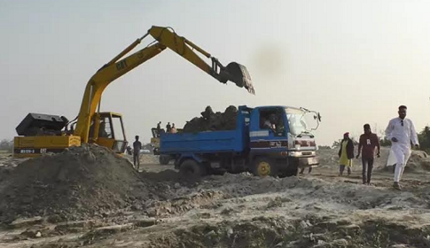 দৌলতদিয়ায় চলছে মাটি বিক্রির মহোৎসব, প্রশাসনের সঠিক নজরদারির অভাব