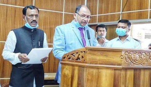 গৌরীপুর পৌরসভার নবনির্বাচিত পরিষদের শপথ গ্রহণ