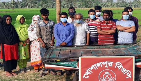 মহেশপুর সীমান্ত দিয়ে ভারতে যাওয়ার সময় আটক ১৩