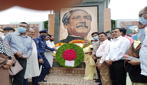 বালিয়াকান্দিতে বঙ্গবন্ধুর প্রতিকৃতিতে আ. লীগ আগে শ্রদ্ধা নিবেদন করায় বাক-বিতন্ডা
