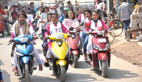 নারী দিবসে দিনাজপুরে নারী বাইকারদের র্যালি
