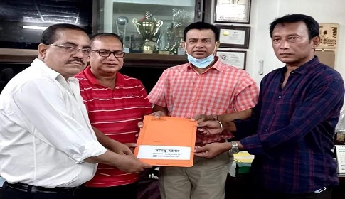 চলচ্চিত্র পরিচালকদের নবনির্বাচিত কমিটির কাছে দায়িত্ব হস্তান্তর