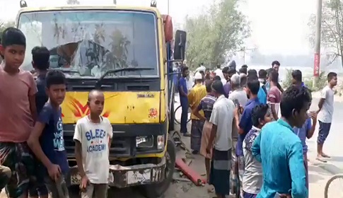 গোবিন্দগঞ্জে ট্রাক চাপায় ভ্যানযাত্রী নিহত