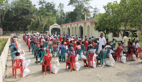 মৌলভীবাজারে ৪০০ পরিবারকে বিএনপি নেতার খাদ্য সহায়তা 