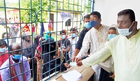 প্রধানমন্ত্রীর অর্থ সহায়তা পেল তাহিরপুরে ২২৪১ পরিবার