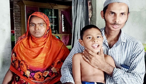 ক্যান্সারে আক্রান্ত প্রতিবন্ধী এমাদুল বাঁচতে চায়