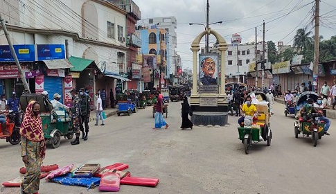 ভৈরব দুর্জয় মোড় যেন দুই দেশের সীমান্ত প্রাচীর 