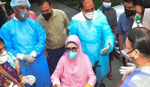 টিকা নিয়ে জ্বরাক্রান্ত খালেদা জিয়া