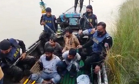 ময়মনসিংহে র্যাবের সঙ্গে জঙ্গিদের গুলি বিনিময়, অস্ত্রসহ আটক ৪