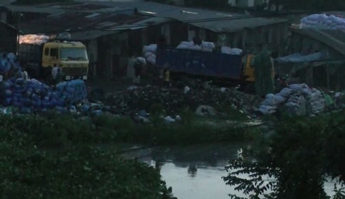 সাভার ও আশুলিয়ায় পরিবেশ দূষণের দায়ে ৩ কারখানায় জরিমানা