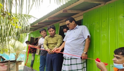 আমতলীর চার হরদরিদ্র পেল দুর্যোগ সহনীয় ঘর
