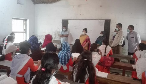 বালিয়াকান্দি সরকারি পাইলট বালিকা উচ্চ বিদ্যালয় পরিদর্শন করলেন জেলা প্রশাসক