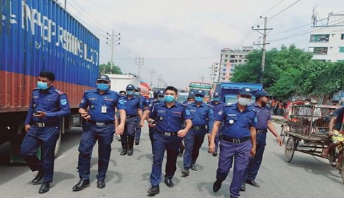 ‘যানযট মুক্ত করতে নারায়ণগঞ্জ জেলা ট্রাফিক পুলিশের কঠোর অভিযান অব্যাহত থাকবে’