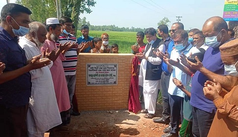 গোবিন্দগঞ্জে কলেজে শহিদ মিনার ও রাস্তা পাকাকরণ কাজের উদ্বোধন