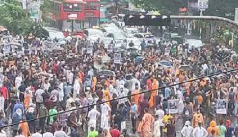 শাহবাগে সড়ক অবরোধ