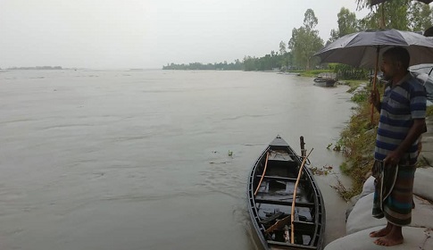 রাজারহাটে বিপৎসীমার ওপরে তিস্তার পানি, সহস্রাধিক পরিবার পানিবন্দী