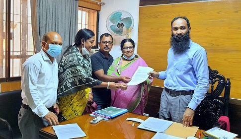 ঠাকুরগাঁওয়ে ছয়দফা দাবিতে প্রধানমন্ত্রী বরাবর উদীচীর স্মারকলিপি