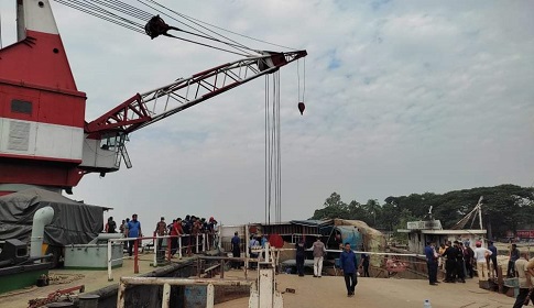 দ্বিতীয় দিনের মতো আমানত শাহ ফেরির উদ্ধার কাজ চলছে