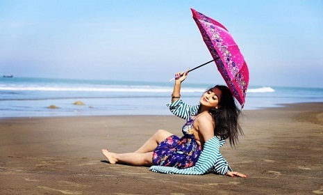 নতুন বছরে নতুন ধামাকা নিয়ে আসছেন চমক তারা