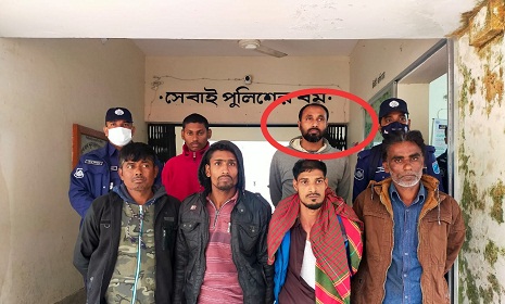 বাবা আ'লীগের মনোনয়ন পেতেই ছেলে বোমাসহ আটক