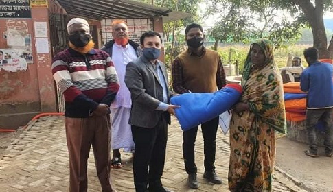বিরুলিয়ায় অসহায় ও দুস্থদের মাঝে শীতবস্ত্র বিতরণ