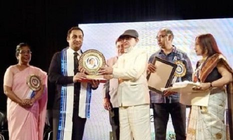 মাদার তেরেসা অ্যাওয়ার্ডে ভূষিত সায়েম সোবহান আনভীর